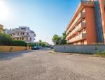 vear en may-1st-bank-holiday-in-furnished-apartments-at-lidi-ferraresi-o16 109