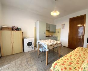 vear en sale-apartment-three-room-flats-lidi-ferraresi-v5 016