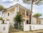 vear en end-of-august-2019-in-a-three-roomed-house-at-the-lidi-ferraresi-o60 070