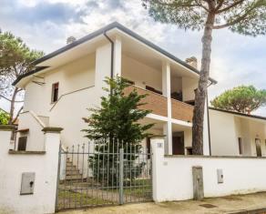 vear en holiday-homes-air-conditioning-lido-di-volano-zs4-7 042